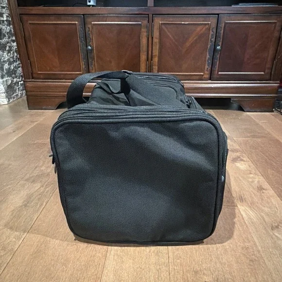 Briggs & Riley Travelware Carry‑On Duffle Bag Black 22x13 – READ - Picture 5 of 7